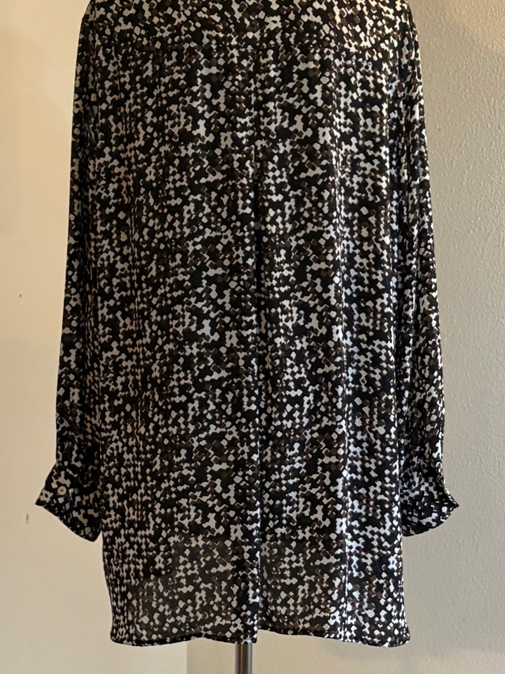 Foxcroft Black White Brown Abstract Button-Up Blouse - Picture 4 of 6